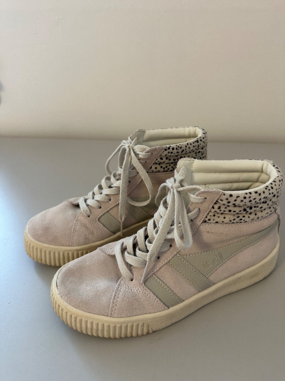 Gola Baseline Savanna Hi-Top Sneakers in White and Cheetah Print | Size 7 - Picture 3 of 8